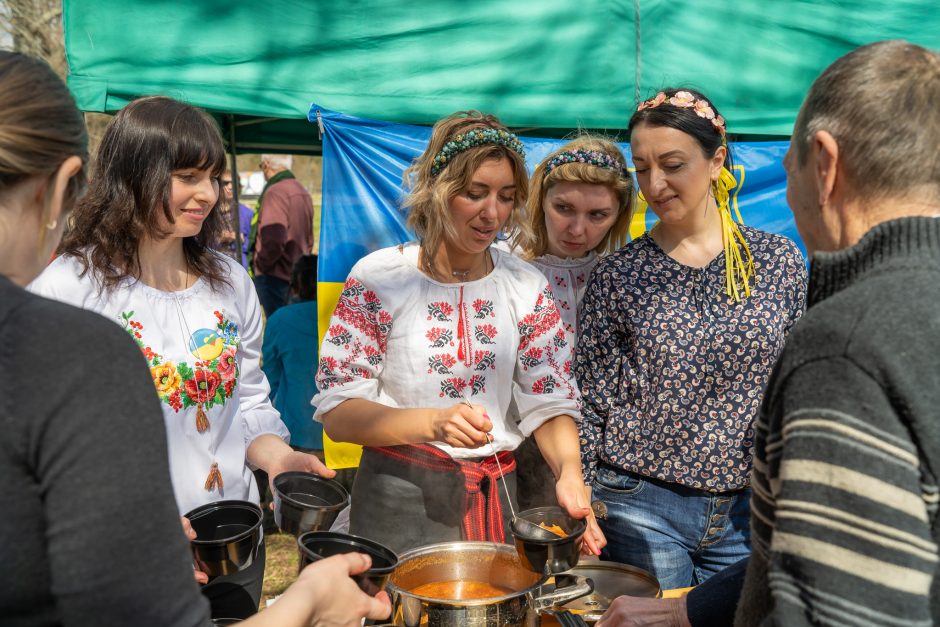 Pasodintas „Ukrainos aukų atminties ąžuolynas“