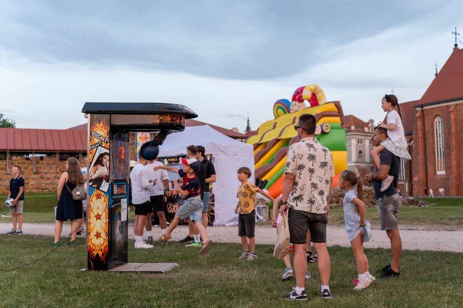 Santakos parke – rinktiniai hitai ir lazerių šou