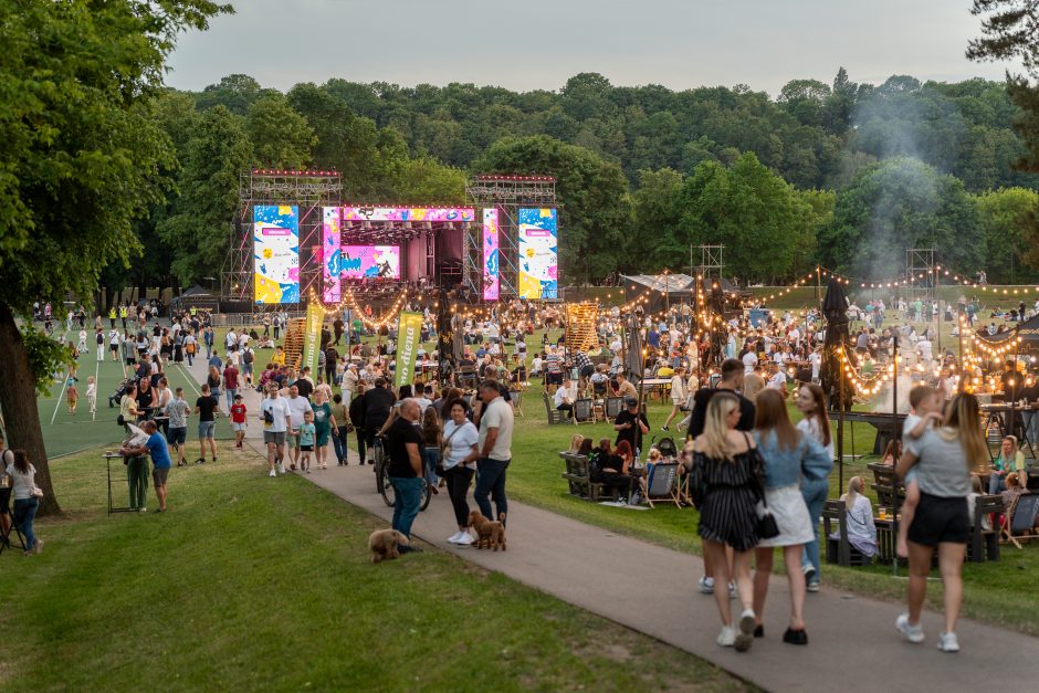 Santakos parke – rinktiniai hitai ir lazerių šou