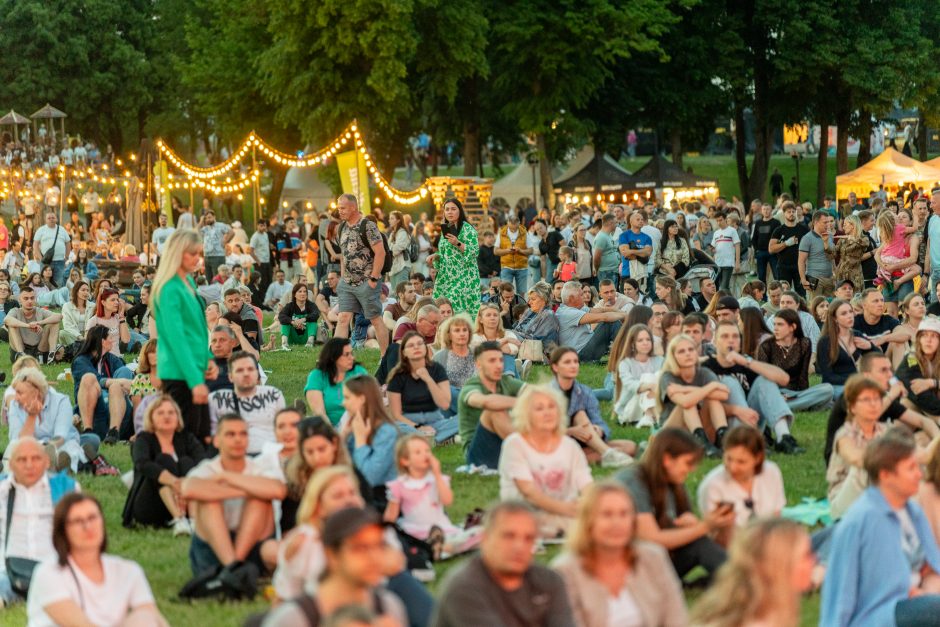 Santakos parke – rinktiniai hitai ir lazerių šou