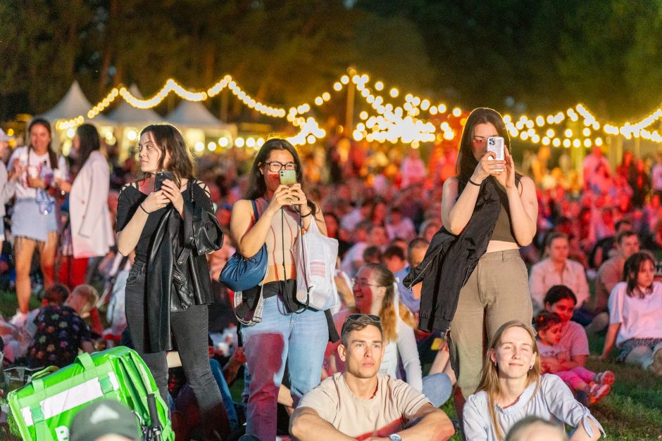 Santakos parke – rinktiniai hitai ir lazerių šou