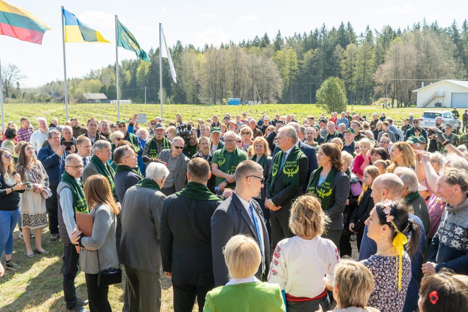 Pasodintas „Ukrainos aukų atminties ąžuolynas“