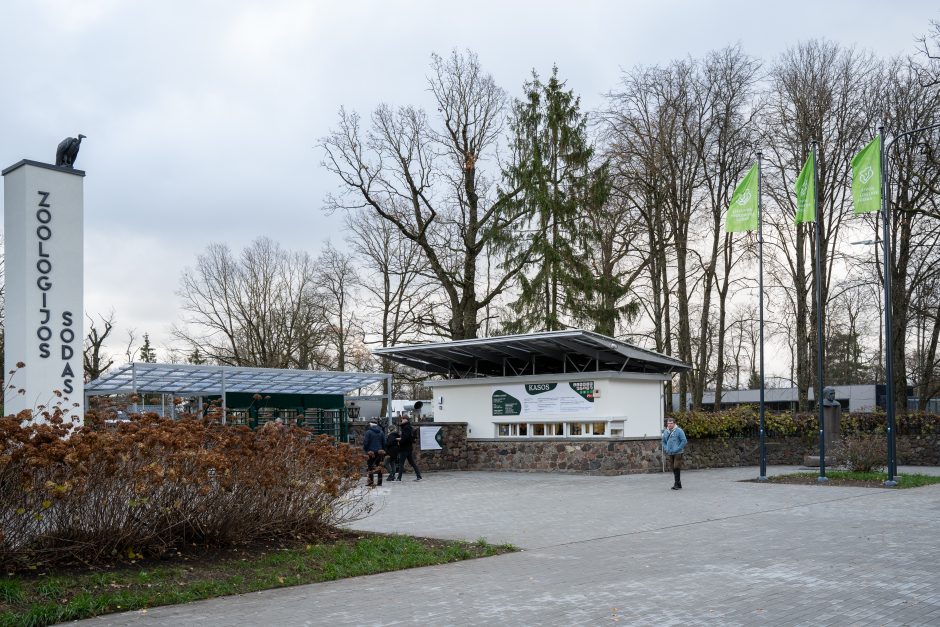 Pirmųjų Zoologijos sodo lankytojų įspūdžiai: gražu, tvarkinga, akį traukia egzotiniai gyvūnai