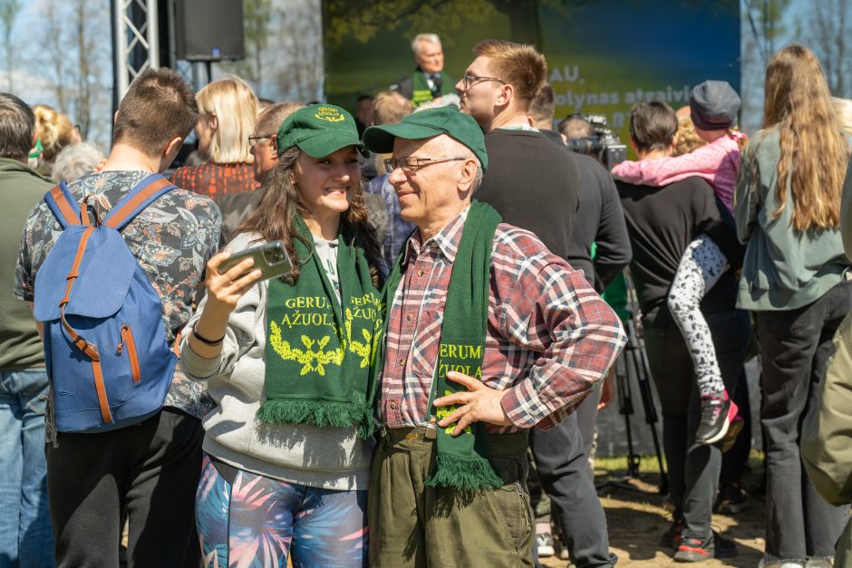 Pasodintas „Ukrainos aukų atminties ąžuolynas“