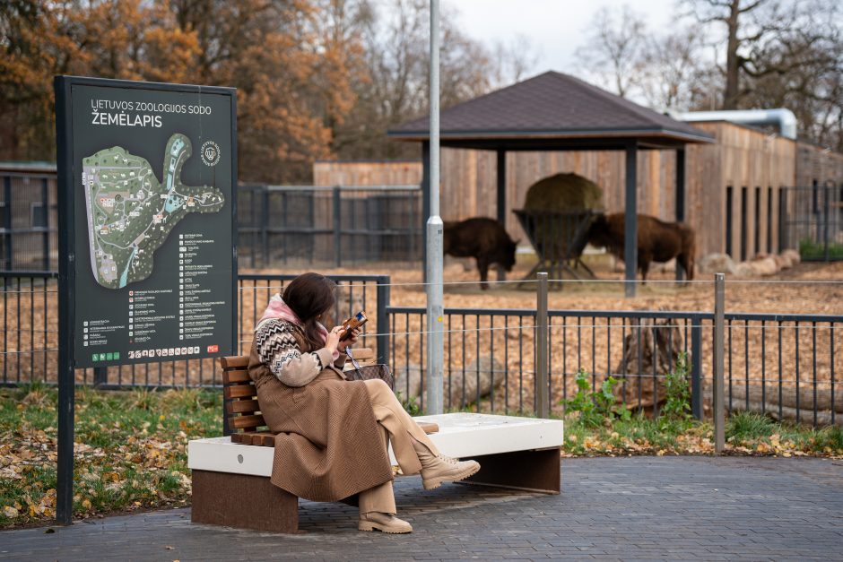 Pirmųjų Zoologijos sodo lankytojų įspūdžiai: gražu, tvarkinga, akį traukia egzotiniai gyvūnai