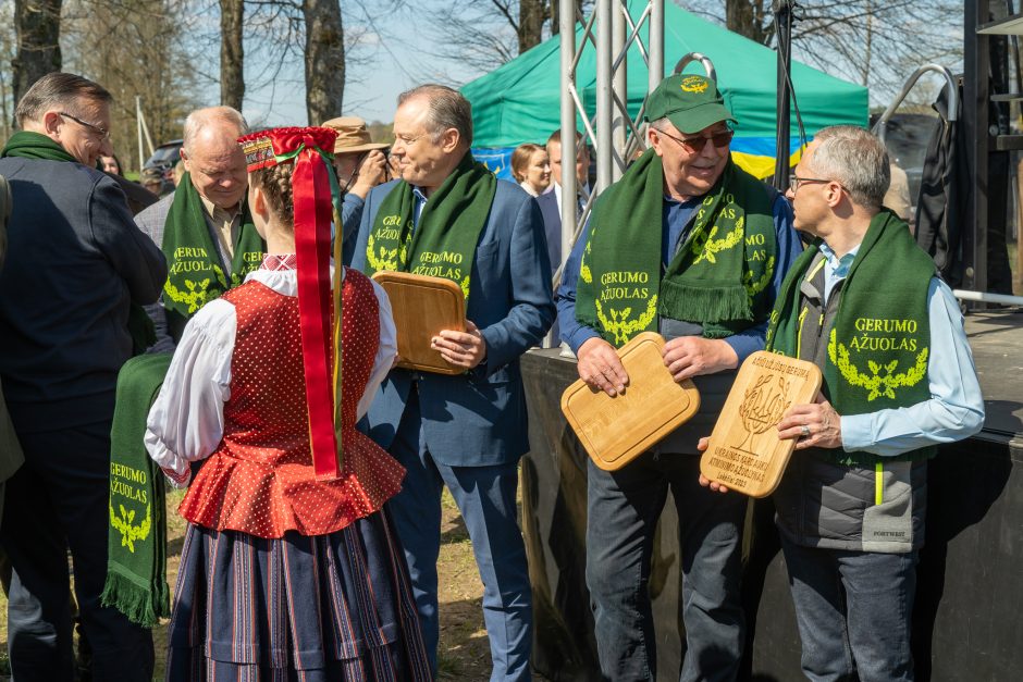 Pasodintas „Ukrainos aukų atminties ąžuolynas“