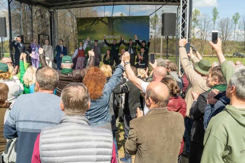 Pasodintas „Ukrainos aukų atminties ąžuolynas“