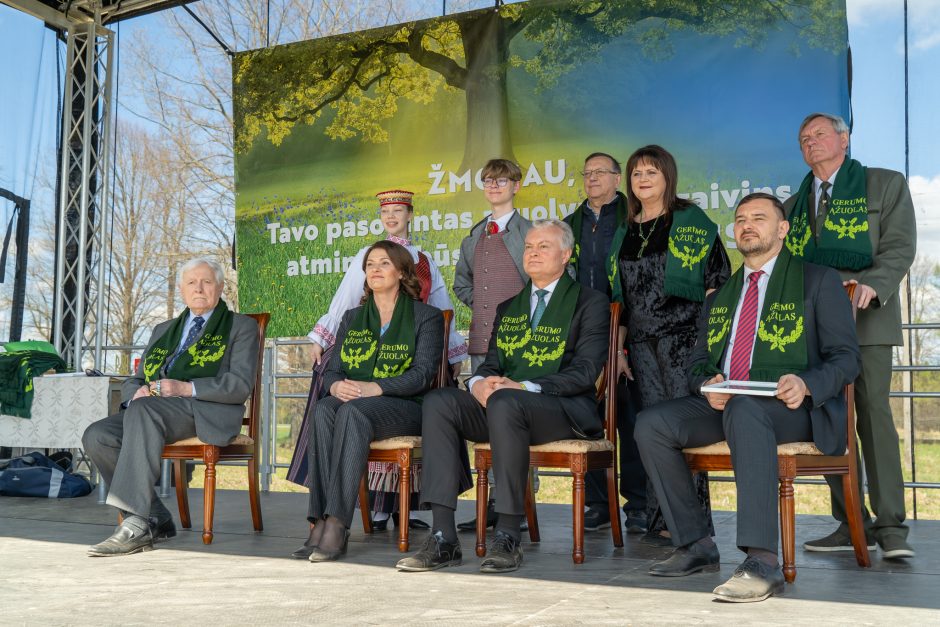 Pasodintas „Ukrainos aukų atminties ąžuolynas“