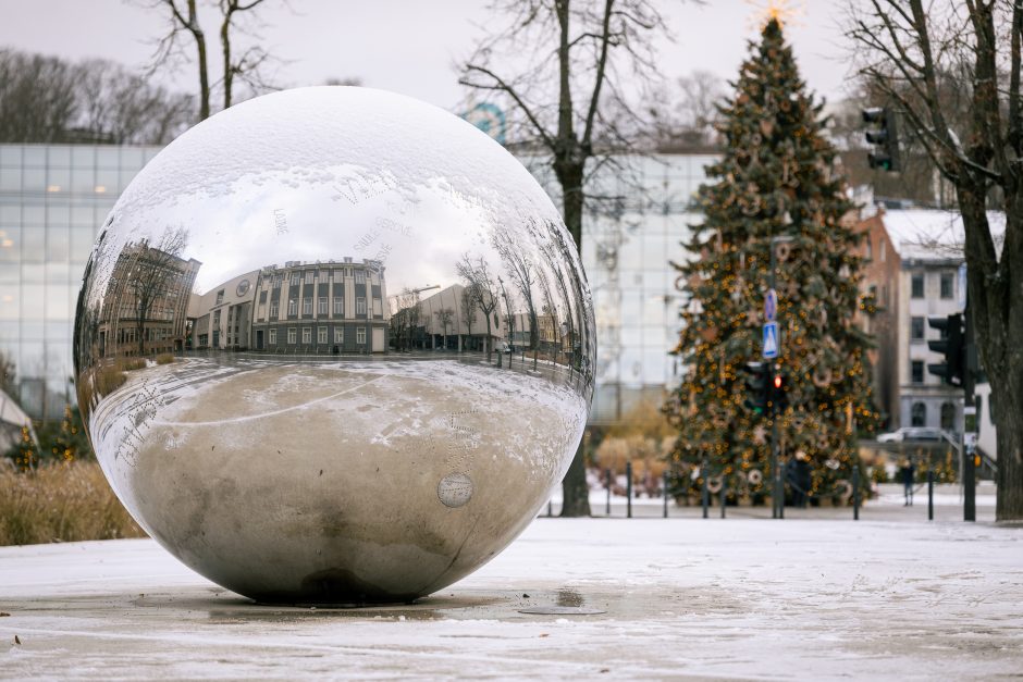 Paskubėkite: tai paskutinės dienos pasidžiaugti Kauno kalėdine eglute