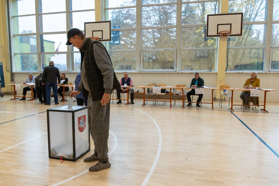 Kauniečiams renkantis prie balsadėžių vienam rinkėjui prireikė medikų