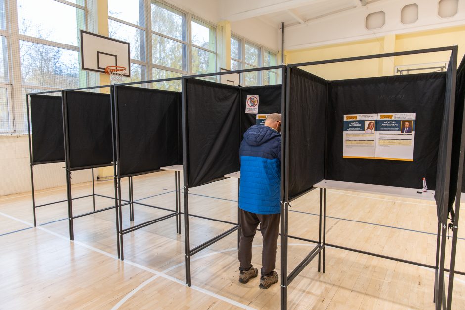 Kauniečiams renkantis prie balsadėžių vienam rinkėjui prireikė medikų