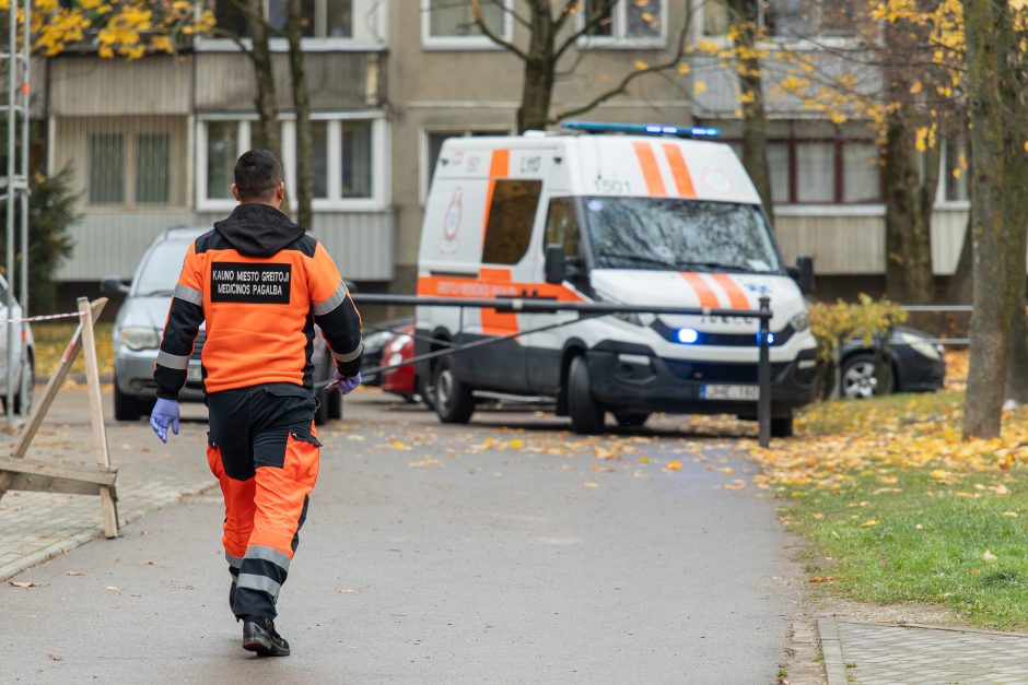 Kauniečiams renkantis prie balsadėžių vienam rinkėjui prireikė medikų