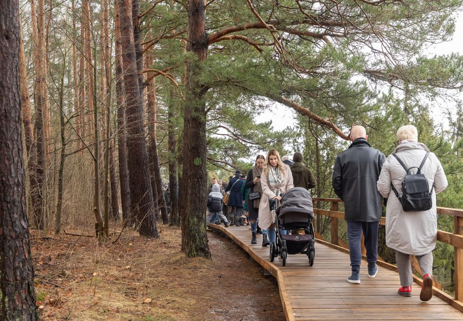 Atnaujintu Kadagių slėniu besidžiaugantys lankytojai: pasiilgome tikro pasivaikščiojimo