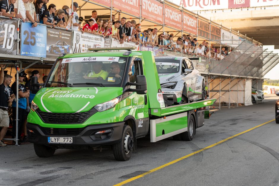 Lieka vos keli ratai iki „Aurum 1006 km lenktynių“ finišo!