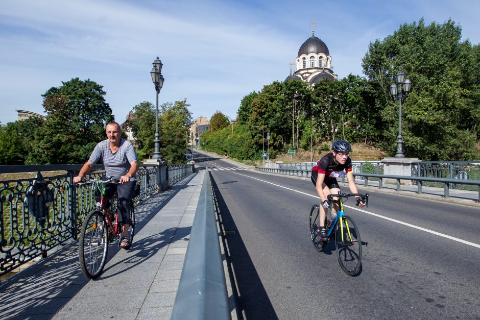 Nelaimė „Velomaratone“: dviratininkas parbloškė pėsčiąją ir nuvažiavo