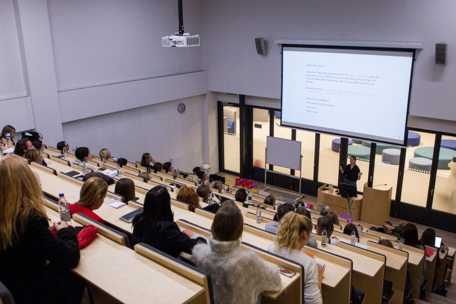 Pusšimtis studentų nepritraukusių studijų programų bus panaikintos