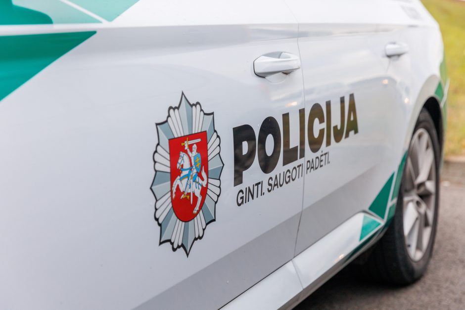 Pakruojyje vyras sužalojo policininką