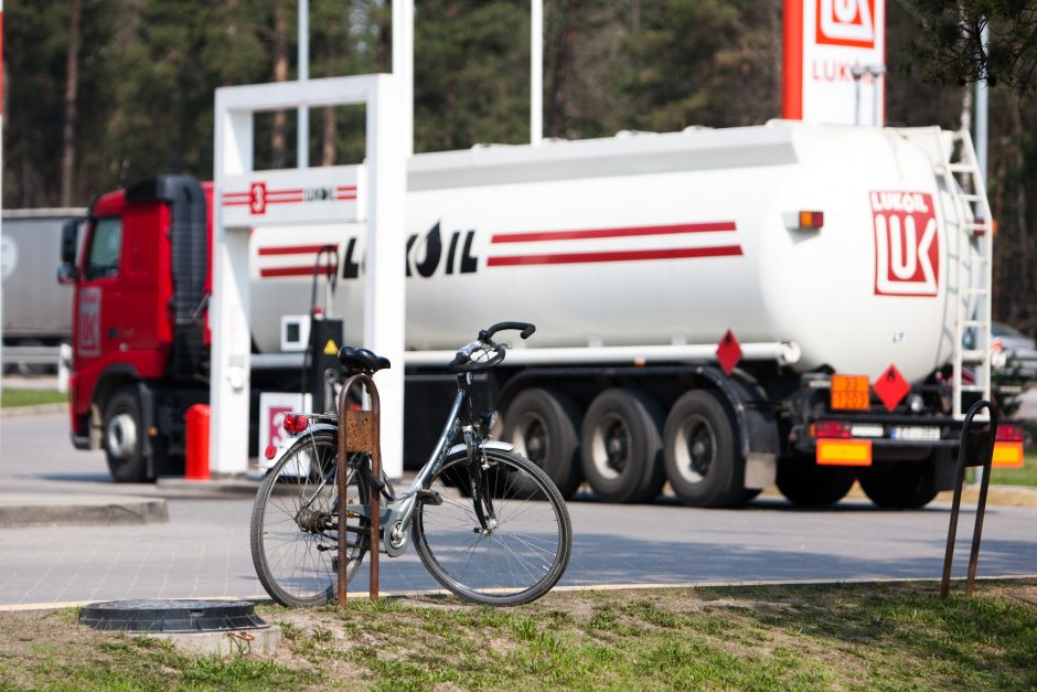 Koncernas „Lukoil“ palieka Lietuvą