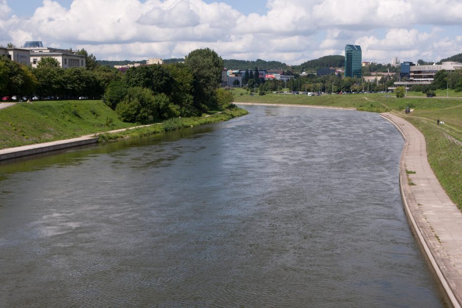 Vilniuje prie Žaliojo tilto planas „Skydas“ – atšauktas, rasta statinė 