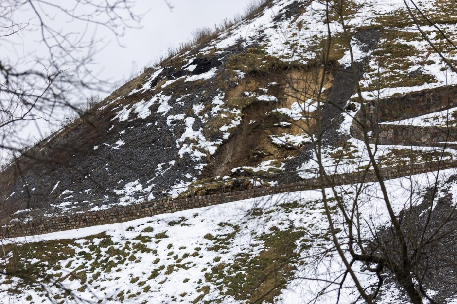 Gedimino kalno pietrytiniame šlaite – nauja nuošliauža