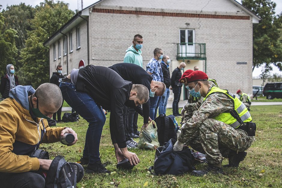 Beveik pusė tūkstančio karių pradeda tarnybą Dragūnų batalione