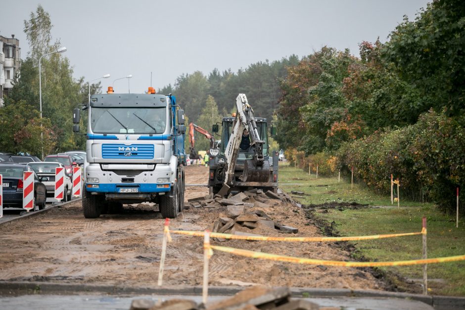 Pradžiugino pilaitiškius: įrengs daugiau vietų automobiliams