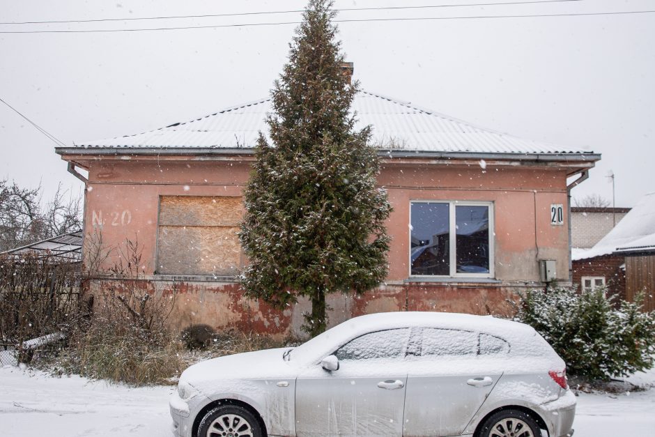 Apleistų butų Kauno rezerve liko mažiau