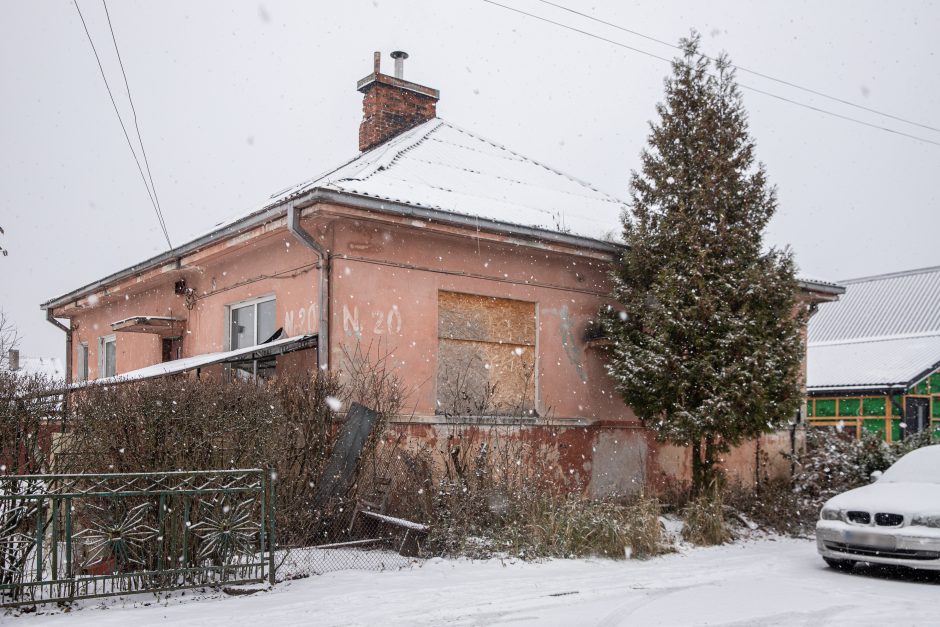 Apleistų butų Kauno rezerve liko mažiau