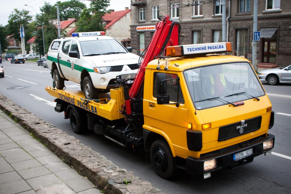 Kiemuose taisyklės galioja ne visiems: rizikuoja prarasti vairuotojo pažymėjimą