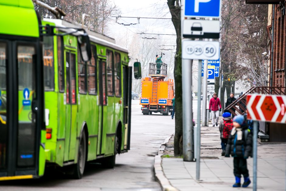 Troleibusai užkimšo miesto centrą