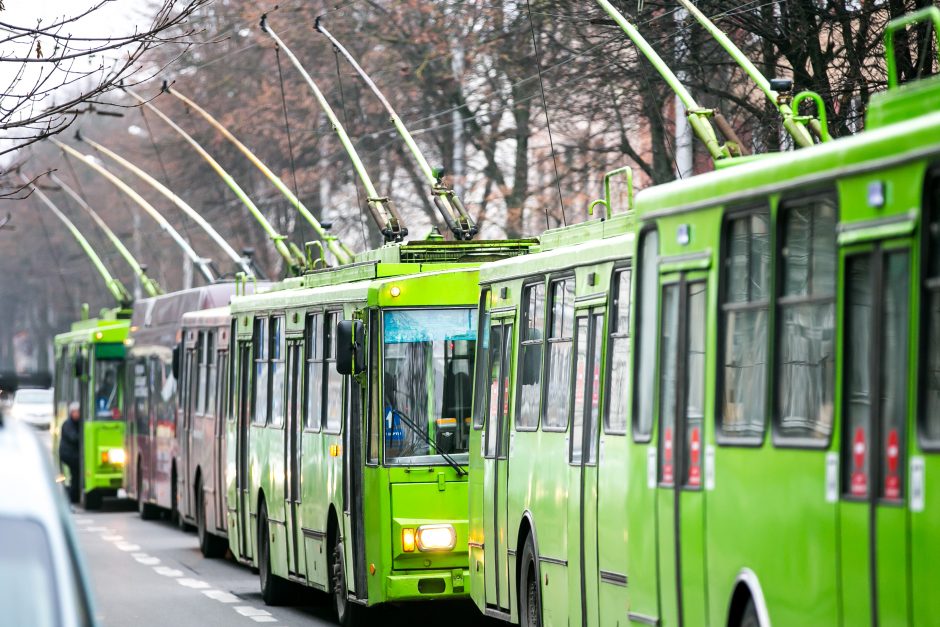 Troleibusai užkimšo miesto centrą