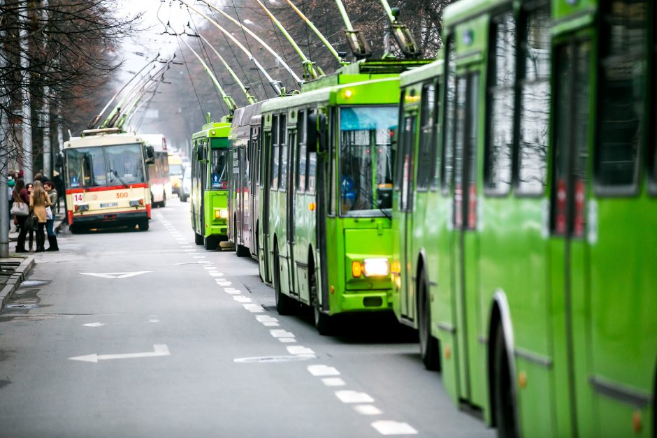 Troleibusai užkimšo miesto centrą