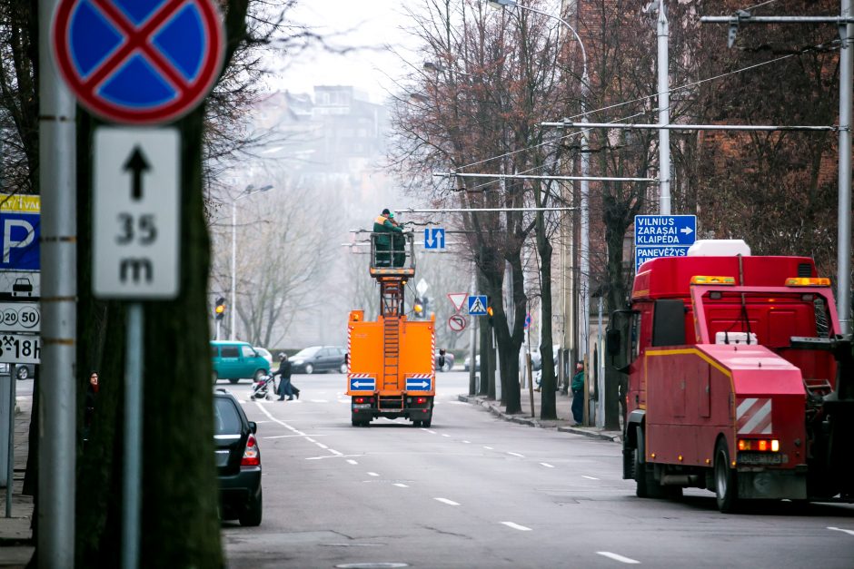 Troleibusai užkimšo miesto centrą