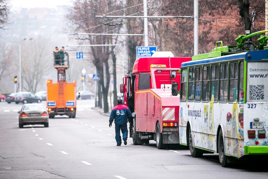 Troleibusai užkimšo miesto centrą