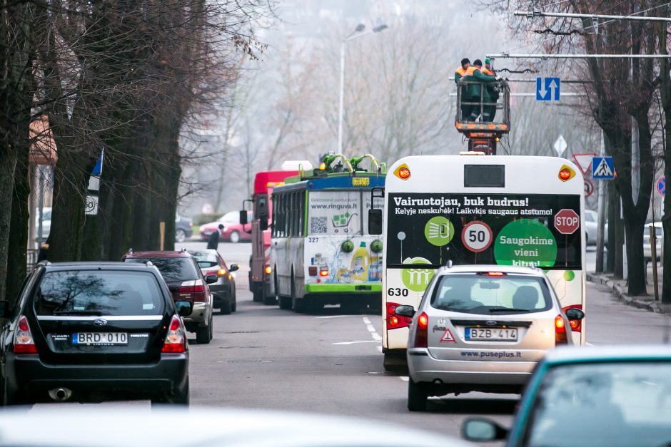 Troleibusai užkimšo miesto centrą