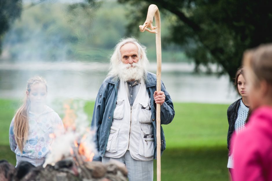 Santakoje įžiebta ugnis paskelbė folkloro festivalio pradžią