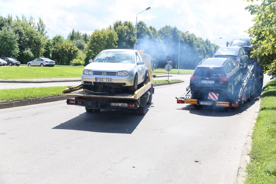 Automobilio ir vilkiko avarija