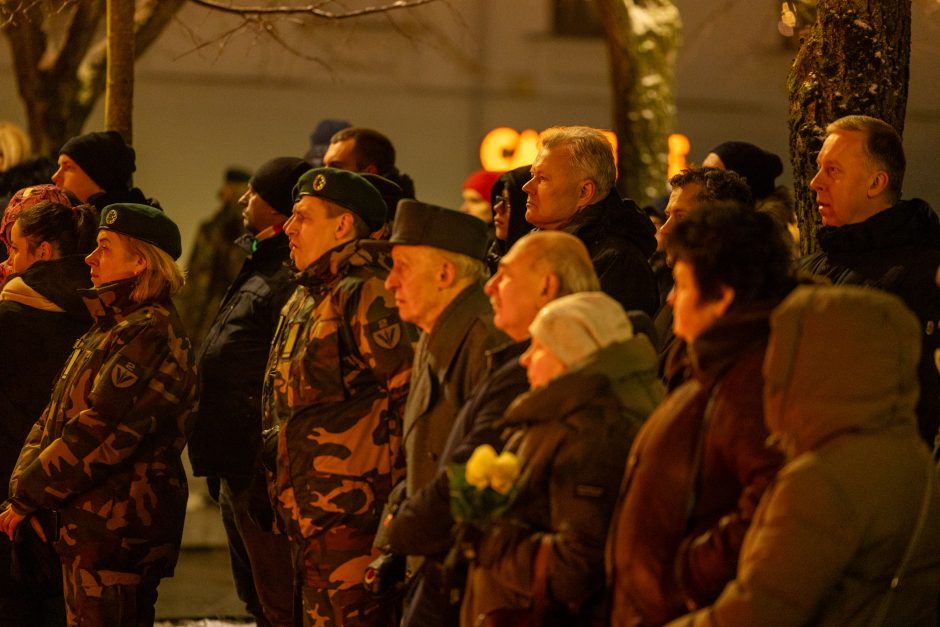 Kaune suliepsnojo Sausio 13-osios atminimo laužai