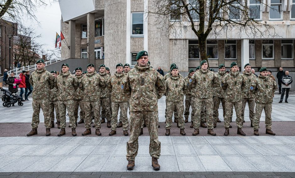 Panevėžyje apdovanoti iš Irako grįžę kariai