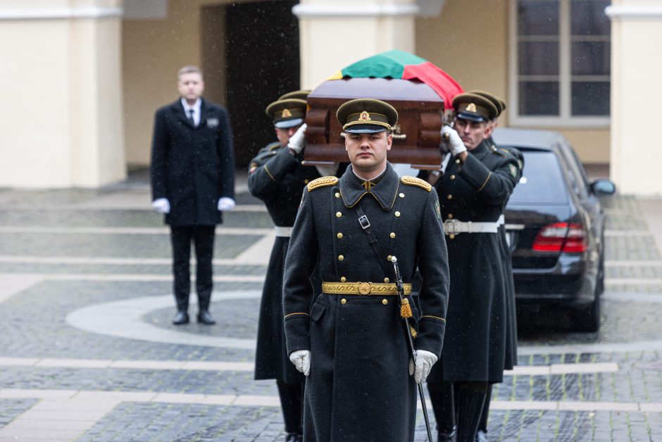 Vilniuje su partizanų vadu J. Vitkumi-Kazimieraičiu atsisveikina giminės, visuomenė