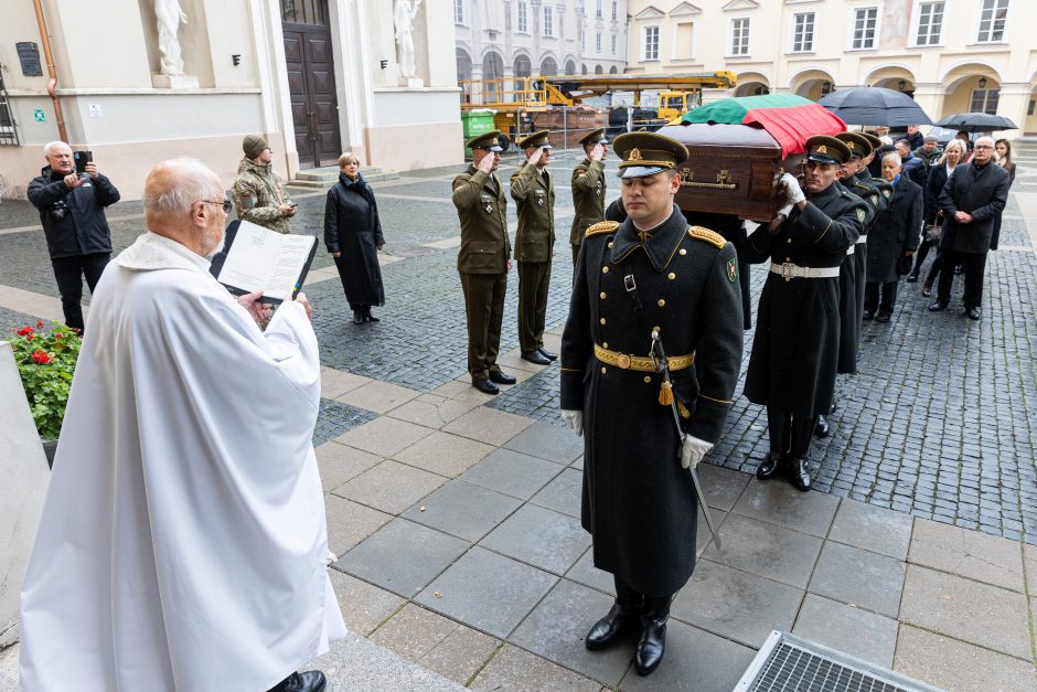 Vilniuje su partizanų vadu J. Vitkumi-Kazimieraičiu atsisveikina giminės, visuomenė