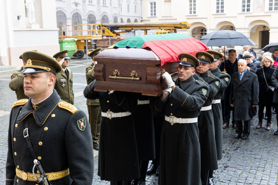 Vilniuje su partizanų vadu J. Vitkumi-Kazimieraičiu atsisveikina giminės, visuomenė