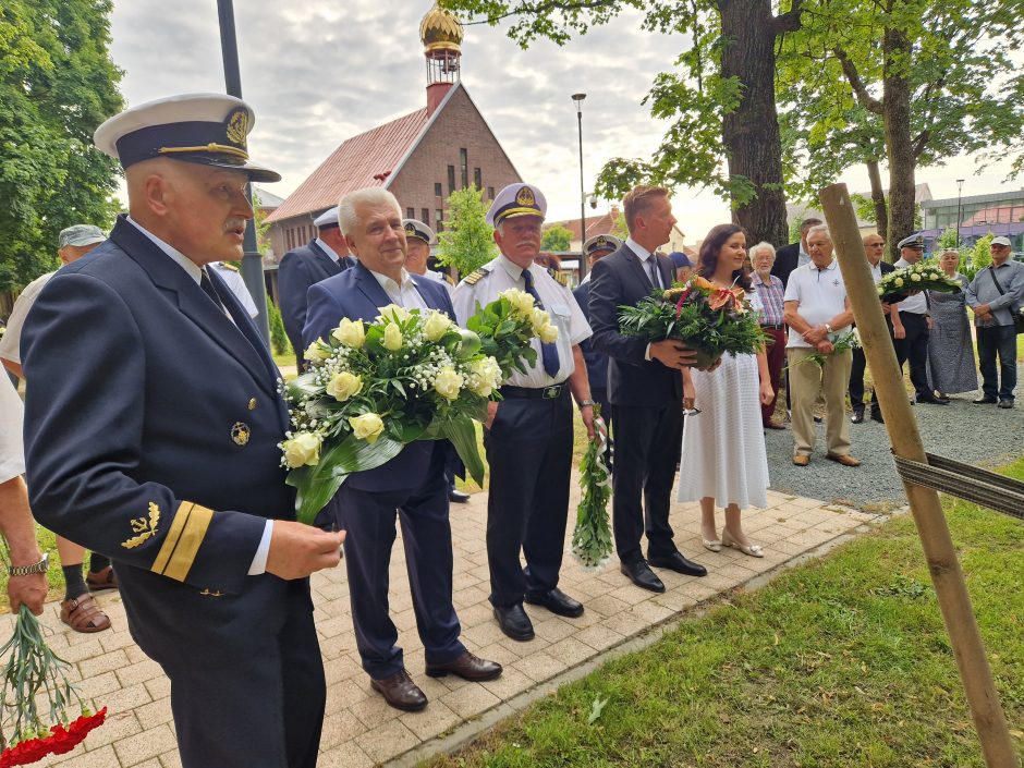 Skulptūrų parke tradiciškai pagerbti negrįžusieji iš jūros