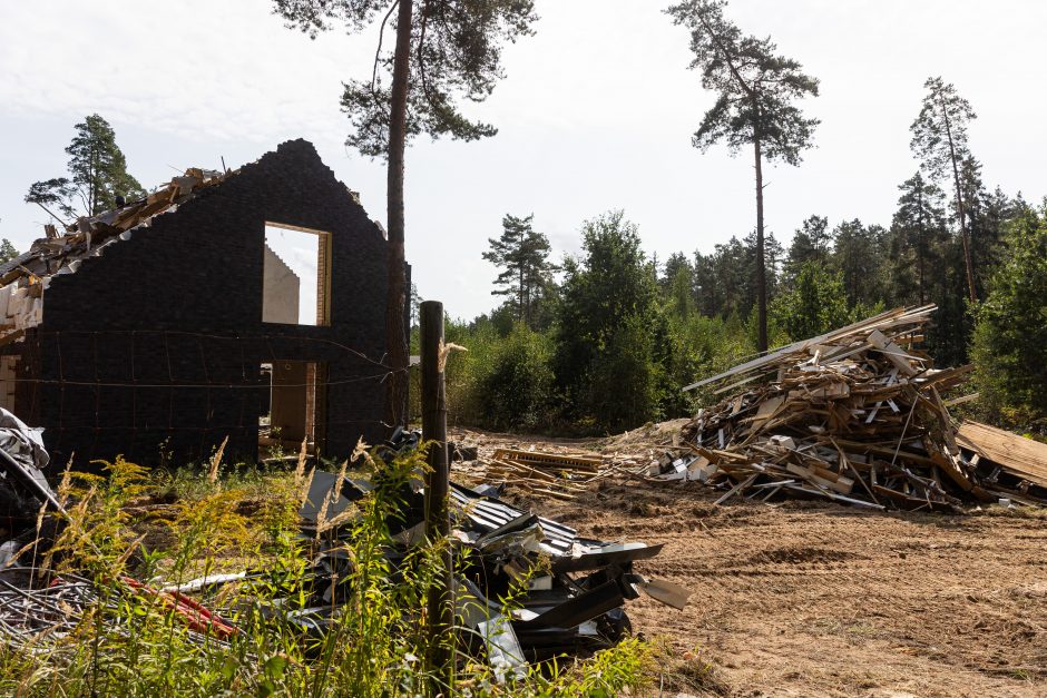 Vilniaus rajone griaunamas A. Boso namas