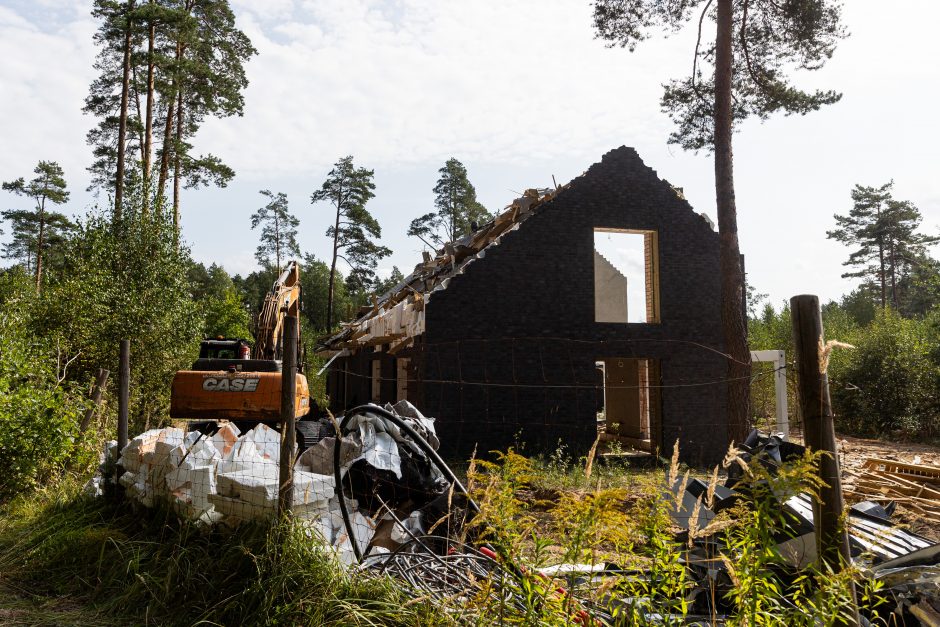 Vilniaus rajone griaunamas A. Boso namas