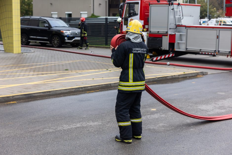 Siaubas Vilniuje: atvira liepsna pleškėjo butas, įtaria, kad sprogo paspirtuko baterija