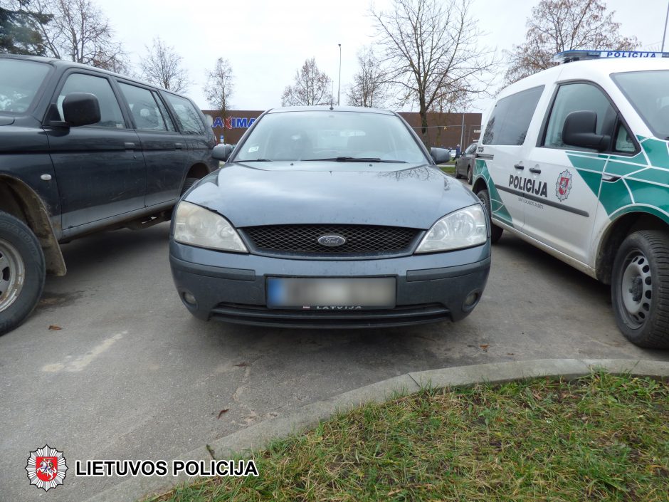 Latvio sugalvotas „naujų“ striukių verslas žlugo: sulaikytas su įkalčiais