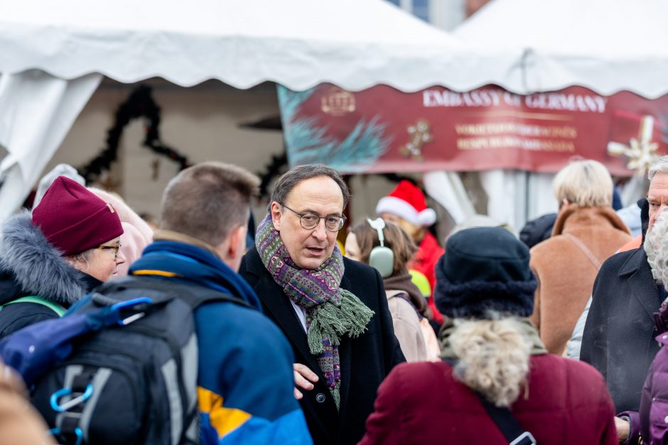 D. Nausėdienė atidarė tradicinę kalėdinę labdaros mugę