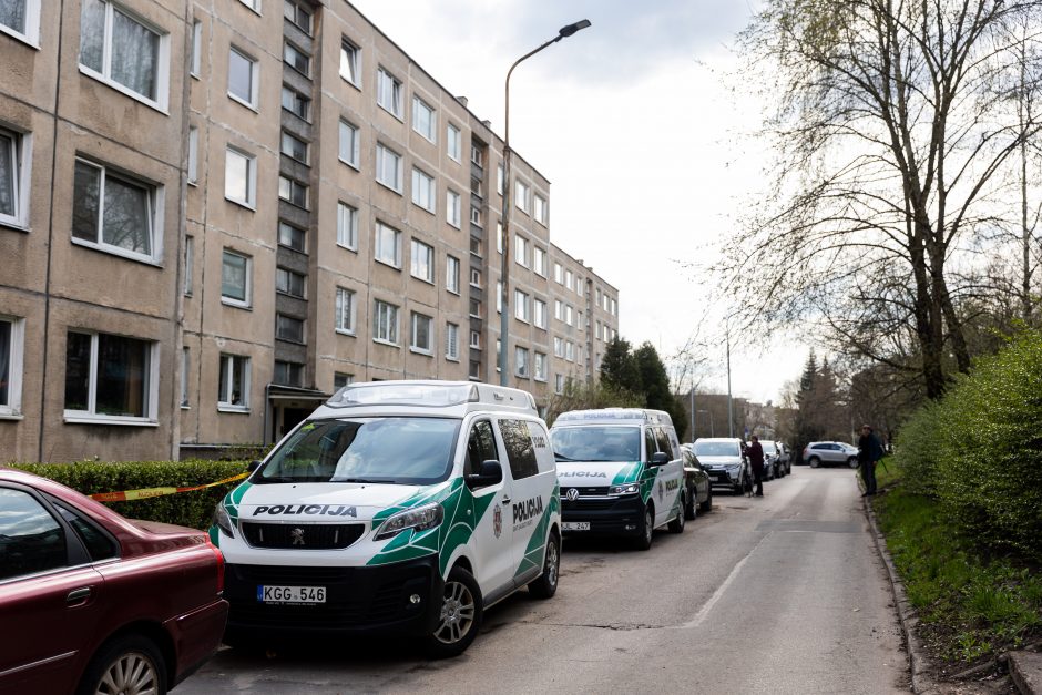 Po košmaro daugiabutyje žmonės keikia policiją: viskas galėjo baigtis kitaip