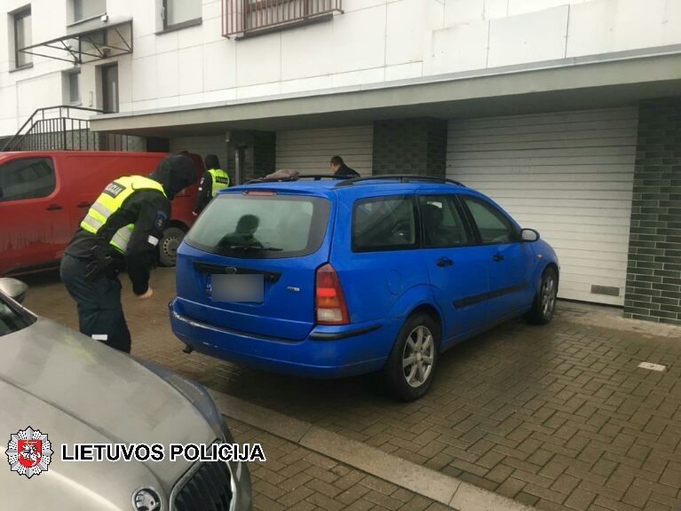 Latvio sugalvotas „naujų“ striukių verslas žlugo: sulaikytas su įkalčiais